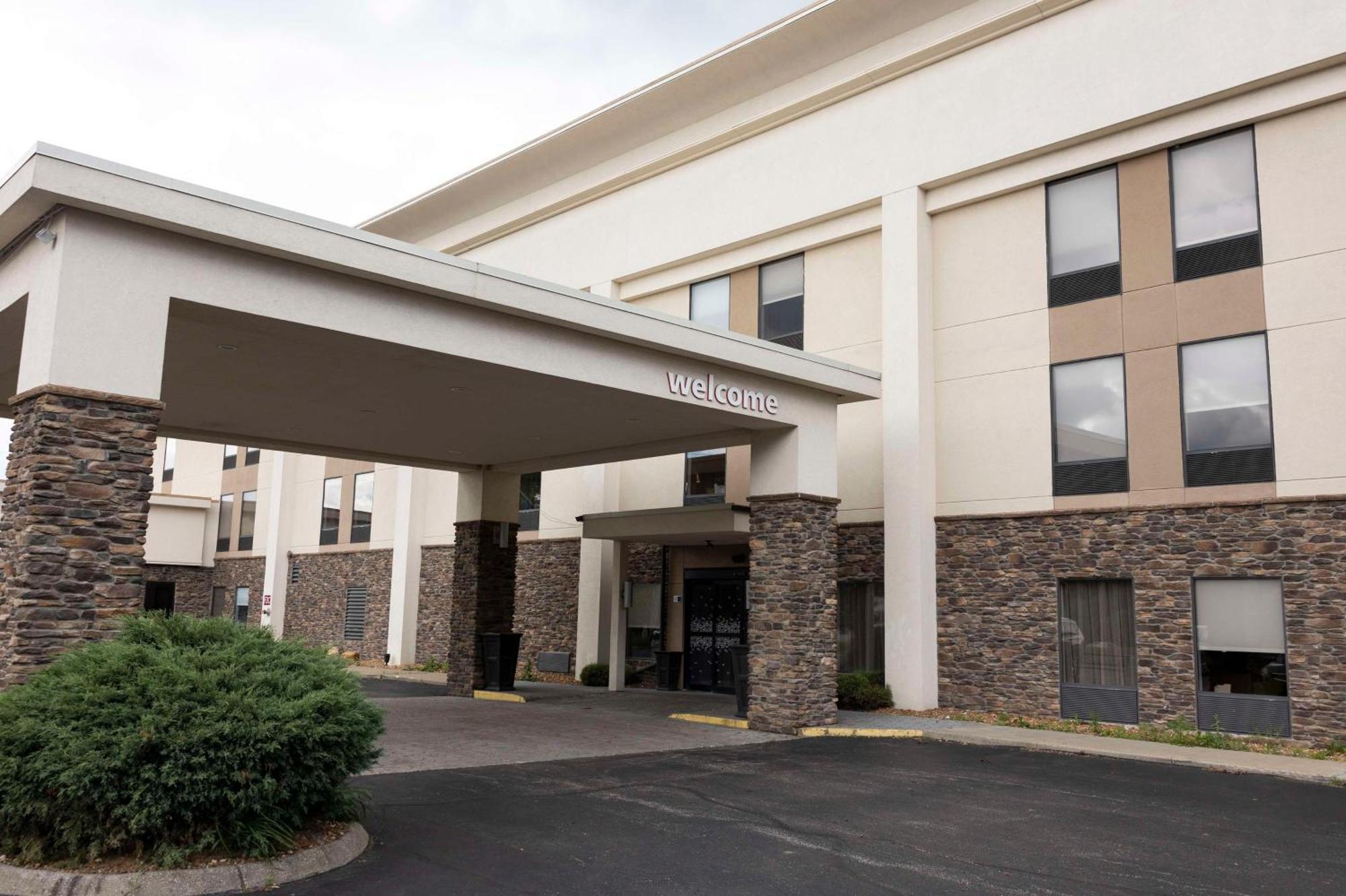 Hampton Inn Kent/Akron Area Esterno foto